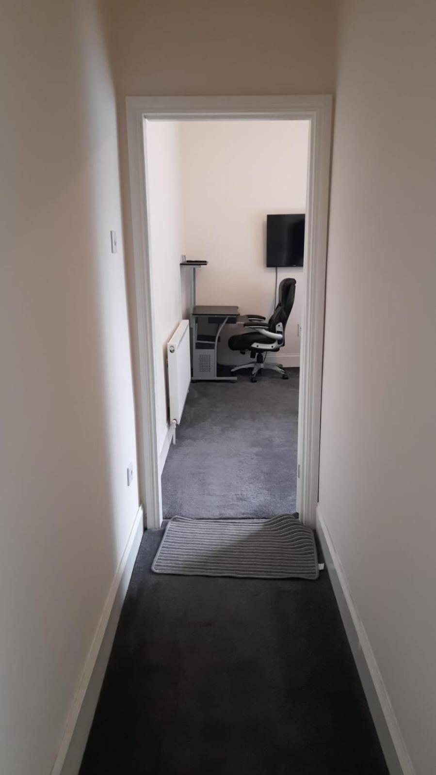 Lovely Bedroom With Shared Kitchen & Bathroom Free Parking Walsall Dış mekan fotoğraf